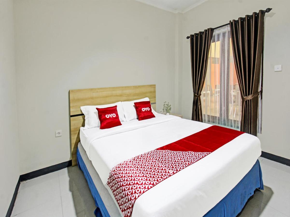 Oyo 91617 Hotel Mutiara Λομπόκ Εξωτερικό φωτογραφία