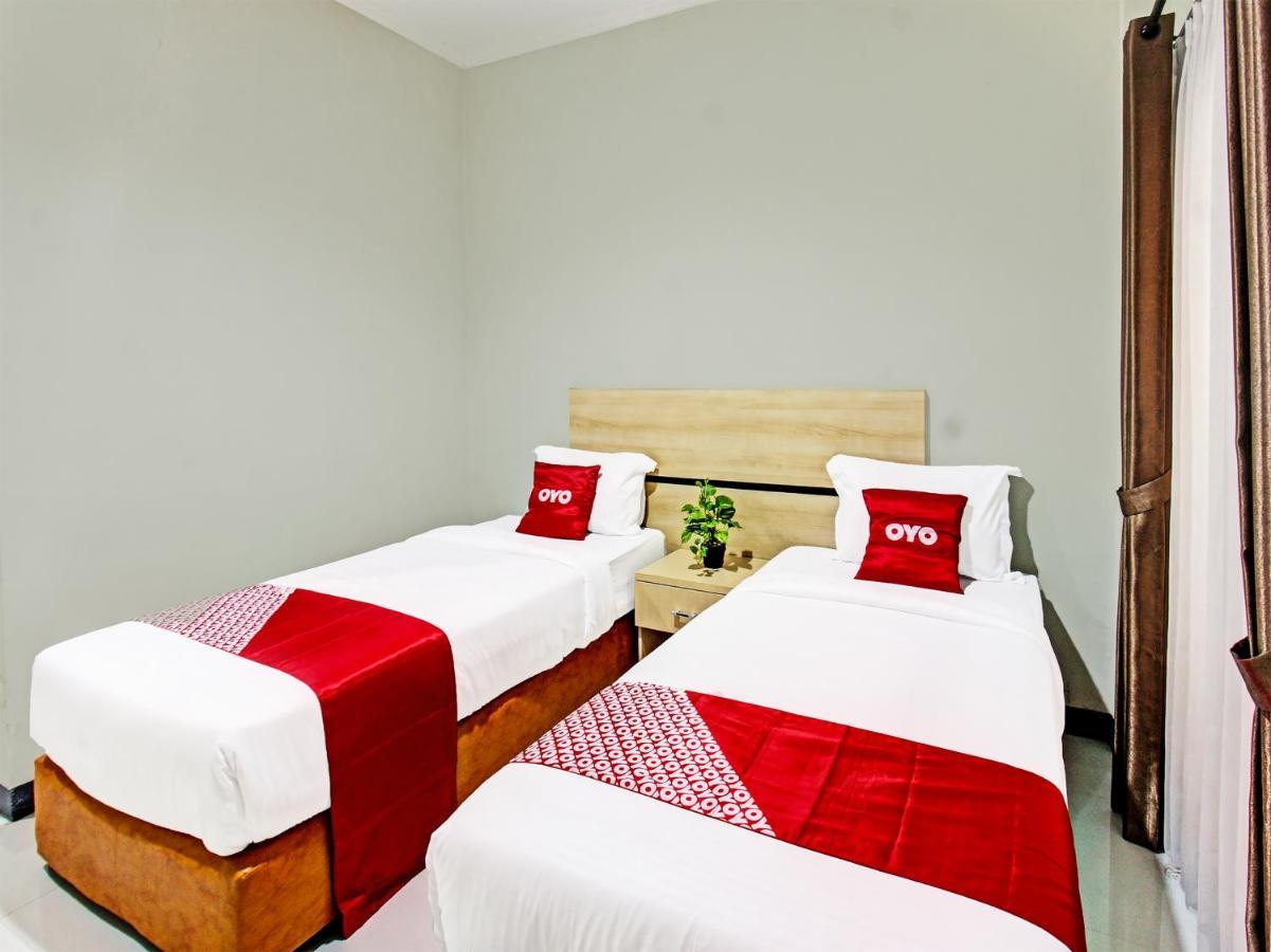 Oyo 91617 Hotel Mutiara Λομπόκ Εξωτερικό φωτογραφία